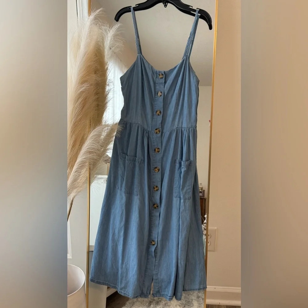 Dress - Picture 2 of 4